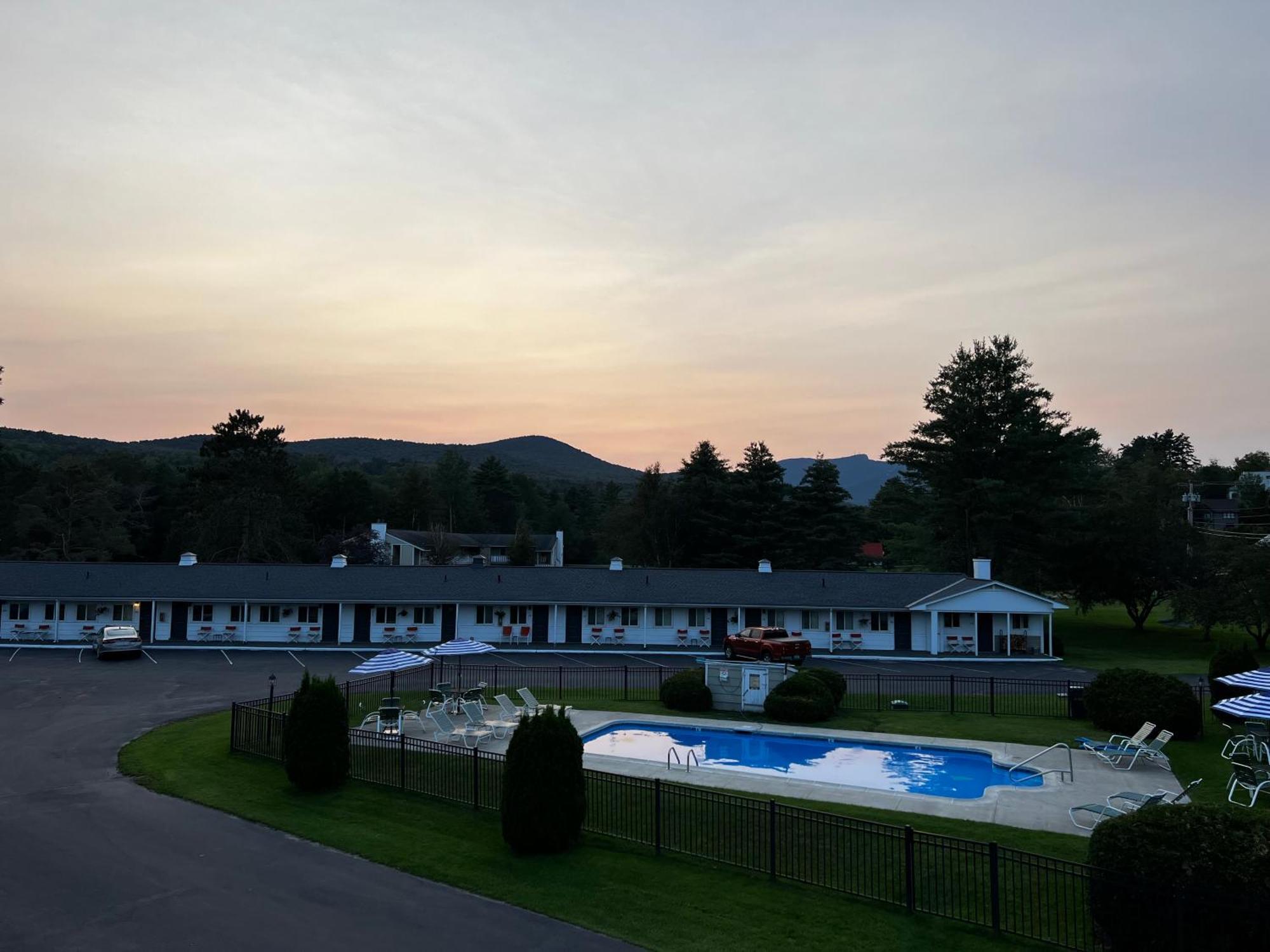 Stowe Motel & Snowdrift ภายนอก รูปภาพ